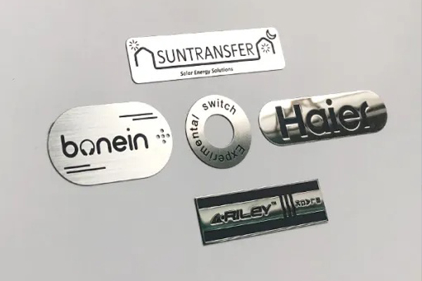 Metal sticker for equipment mounted on machine surface - Himgo