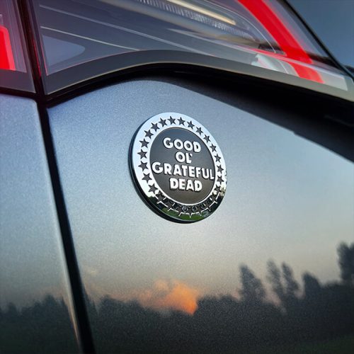 3D-custom-metal-sticker-on-car-body