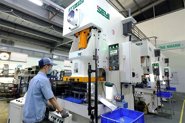 Chrome-plating-and-surface-finishing-machine-for-metal-emblems
