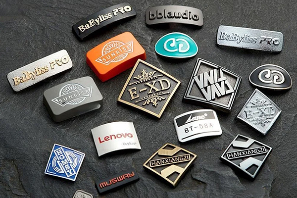 Custom-logo-and-identification-metal-nameplates-for-OEM-and-machinery-use