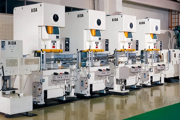 Laser-engraving-machine-for-automotive-metal-badges